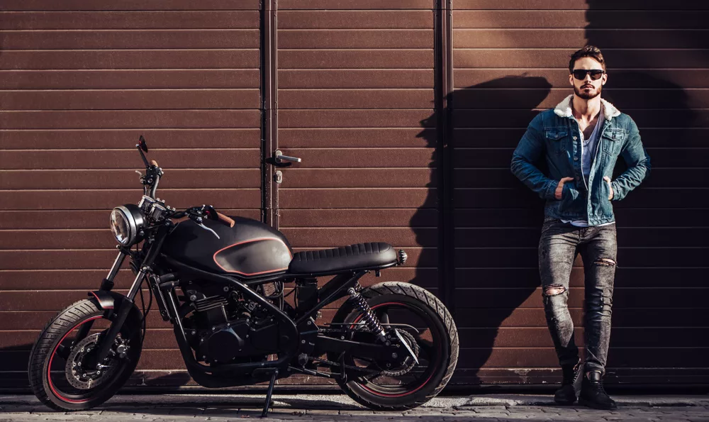 What are the key features of a Cafe Racer Jacket