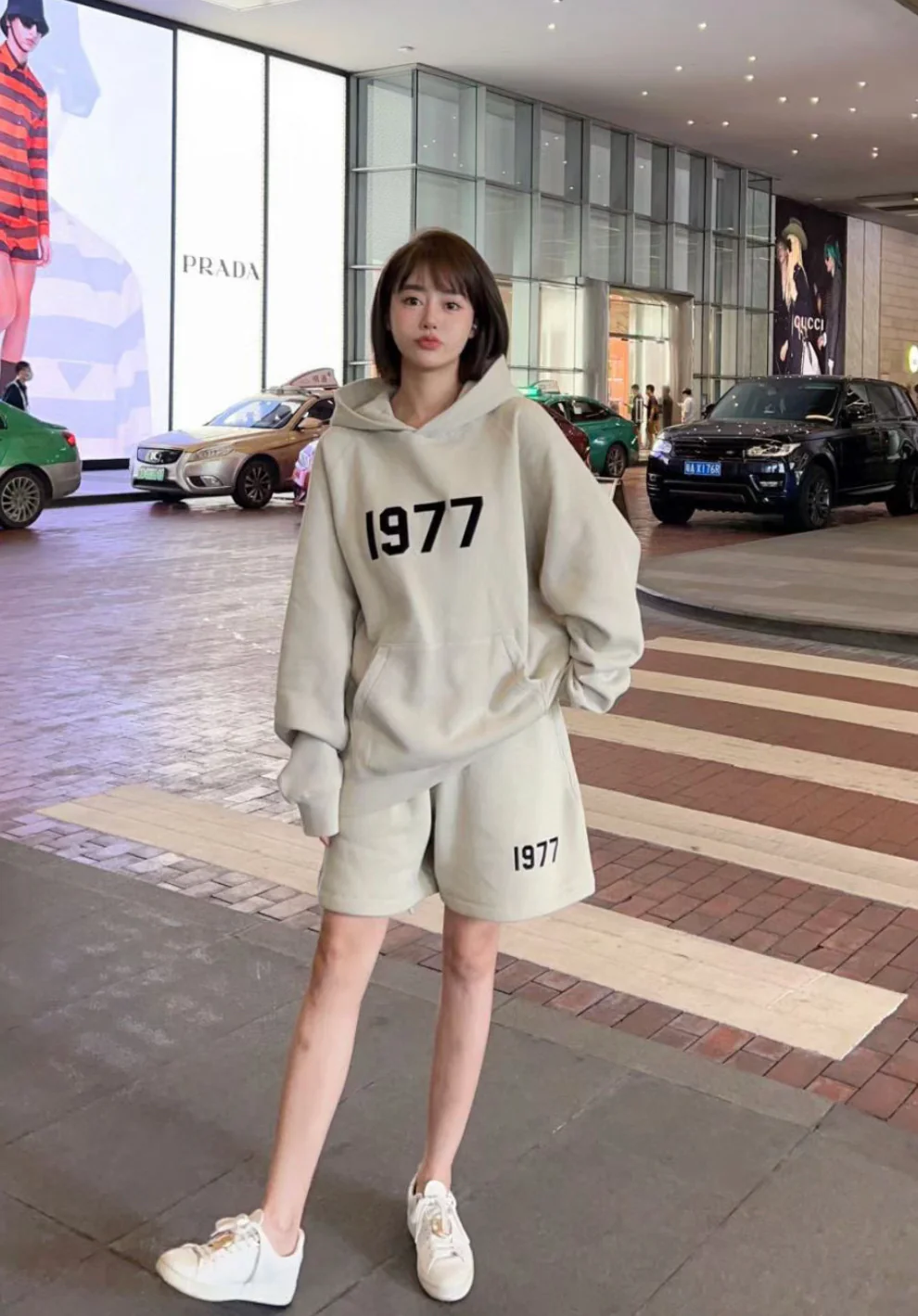 1977 essentials hoodie